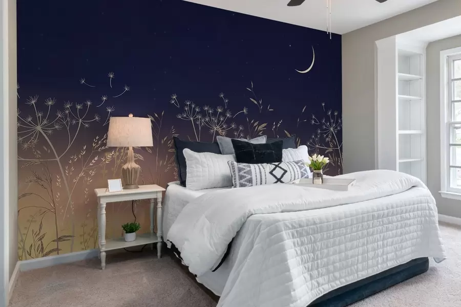 murales de pared Dientes de león con flores silvestres sobre un fondo de puesta de sol con un cielo azul y la luna w08567