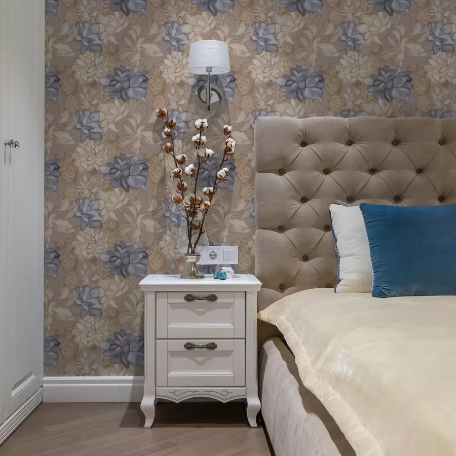 murales de pared Flores de color crema y azul sobre un fondo beige cálido a00634v1