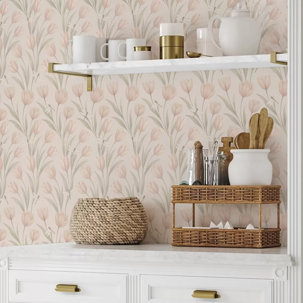 Papel pintado Tulipanes pastel con libélulas sobre fondo rosa pálido a00876