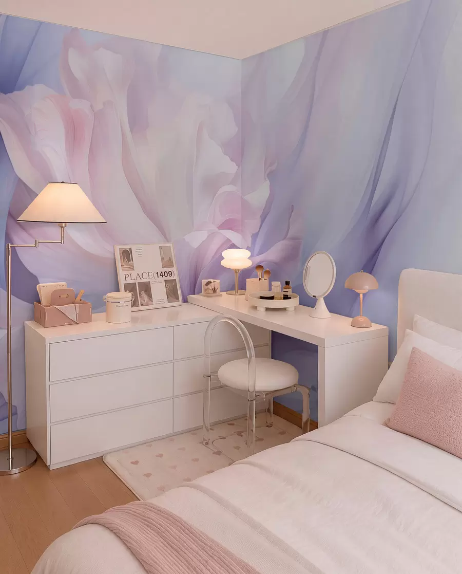 murales de pared Suave bruma de pétalos: una flor etérea en una neblina lila pastel w09517
